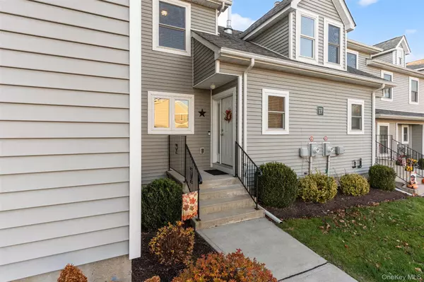 100 Boniface DR #17C, Pine Bush, NY 12566