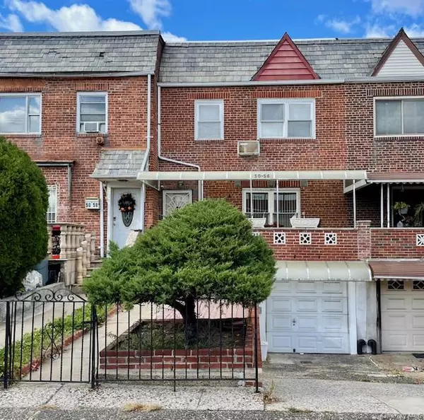 50-56 43rd ST, Woodside, NY 11377