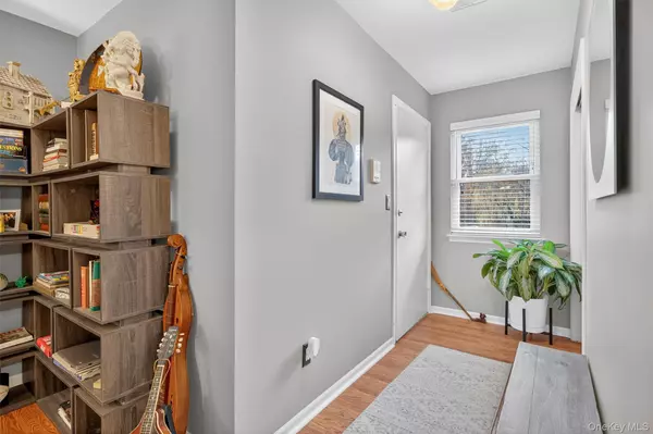 Suffern, NY 10901,52 Milford LN