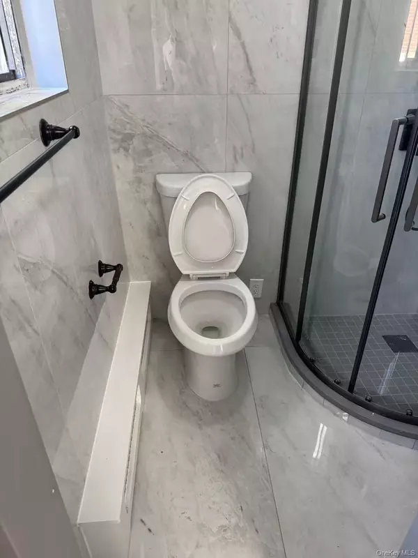 Flushing, NY 11355,13218 Avery AVE #4A