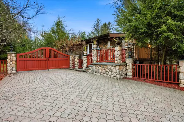 Kauneonga Lake, NY 12720,12 Donenfeld DR