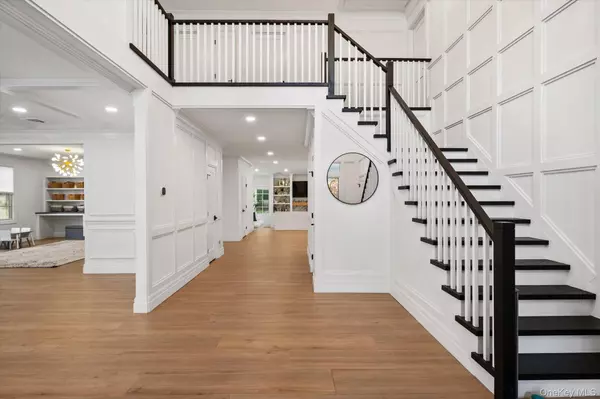 Melville, NY 11747,7 Barrington PL