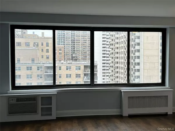 New York (manhattan), NY 10025,382 Central PARK #16U