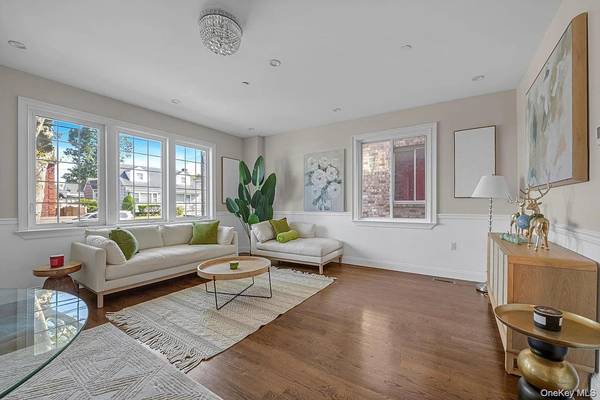 Rosedale, NY 11422,139-16 Caney LN