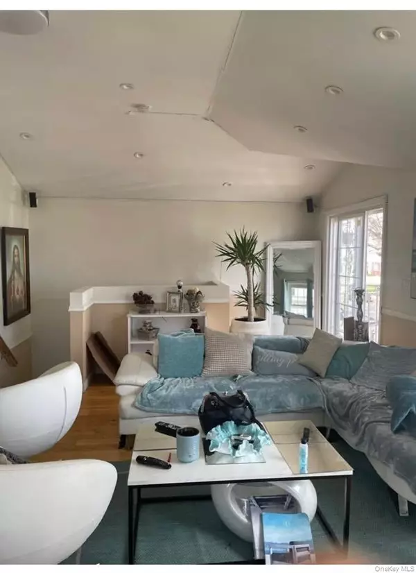 Saint Albans, NY 11412,120-36 199 ST