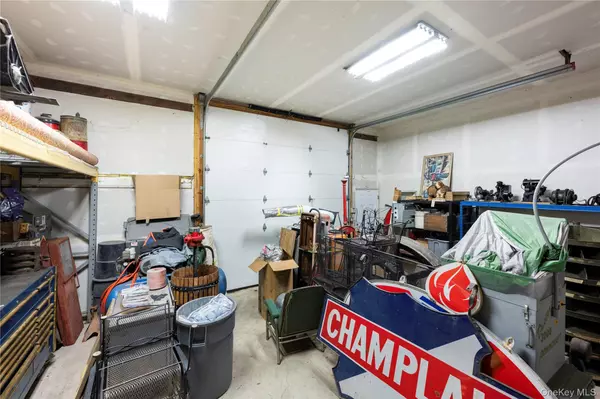 Carmel, NY 10512,371 Shear Hill RD #Bay 2