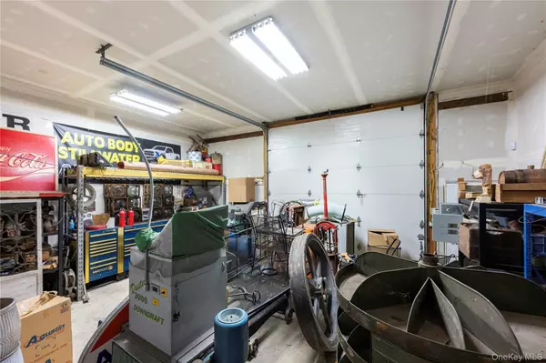 Carmel, NY 10512,371 Shear Hill RD #Bay 2