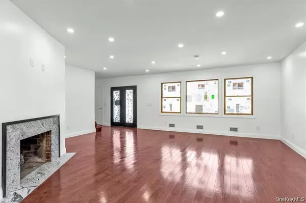 Malverne, NY 11565,44 School Street