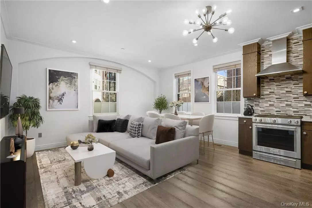 Scarsdale, NY 10583,26 East Pkwy #1