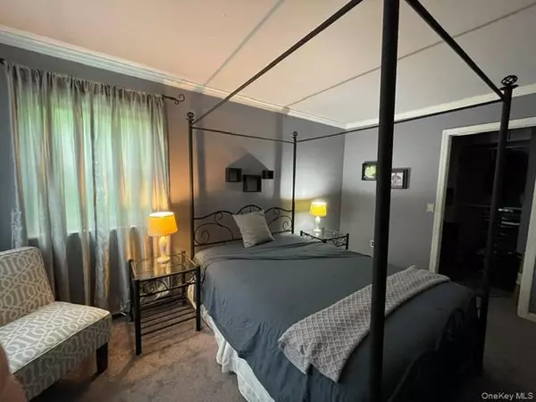 Selden, NY 11784,4 Marlo CT