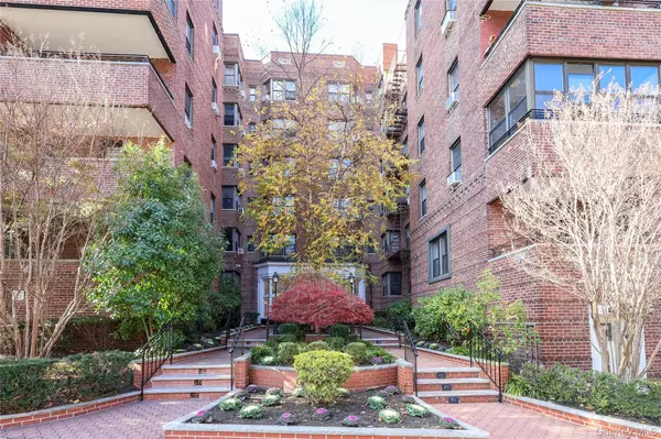 69-40 Yellowstone BLVD #407, Forest Hills, NY 11375