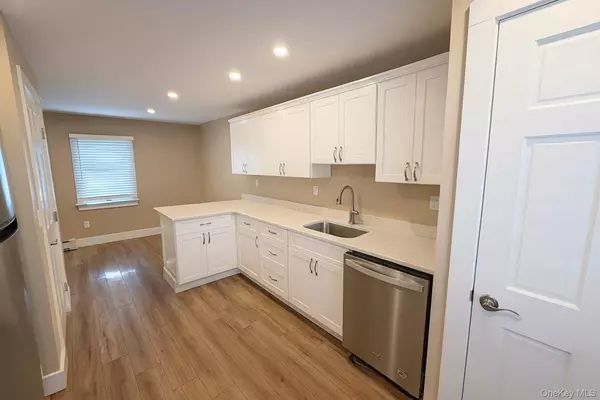 Southold, NY 11971,49925 Main RD #2nd Floor