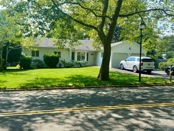 East Northport, NY 11731,45 Verleye AVE