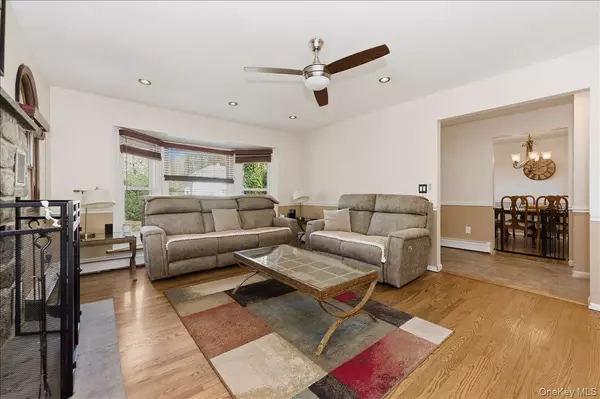 Sound Beach, NY 11789,260 Lower Rocky Point RD