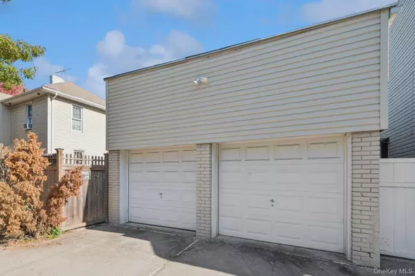 Bronx, NY 10461,1541 Overing ST