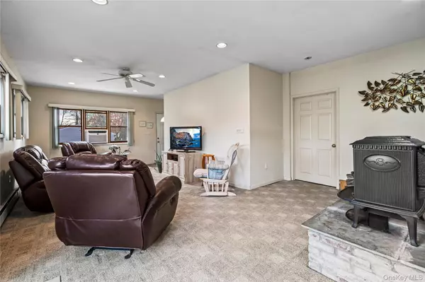 Medford, NY 11763,161 Fordham AVE