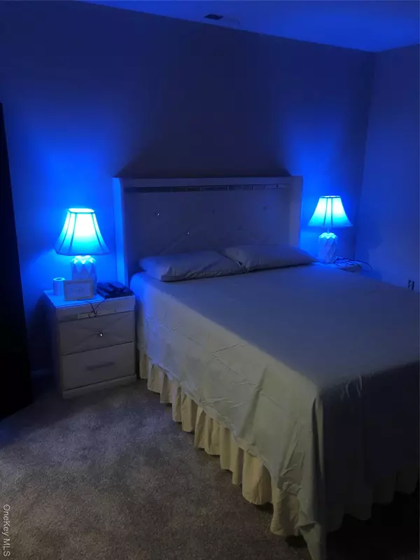 New Windsor, NY 10992,31 Moore LN #11