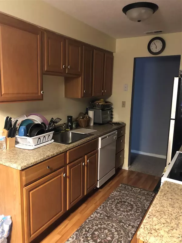 New Windsor, NY 10992,31 Moore LN #11