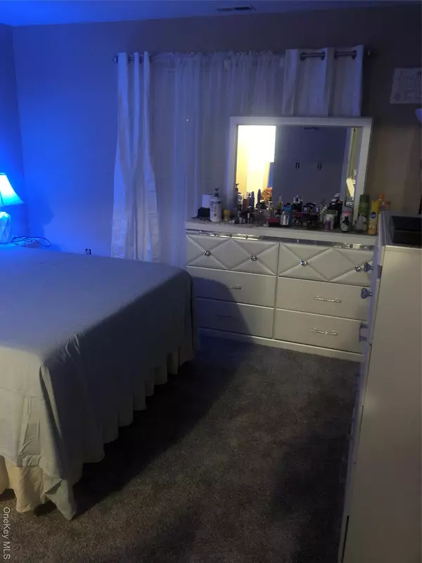 New Windsor, NY 10992,31 Moore LN #11