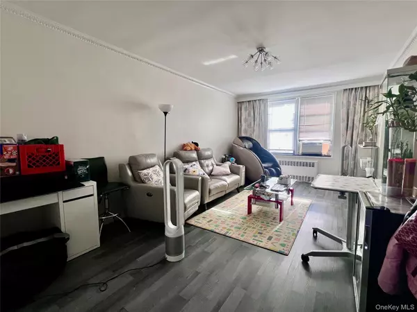 Forest Hills, NY 11375,102-32 65th AVE #B37