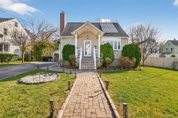 8 Robbins AVE, Elmsford, NY 10523