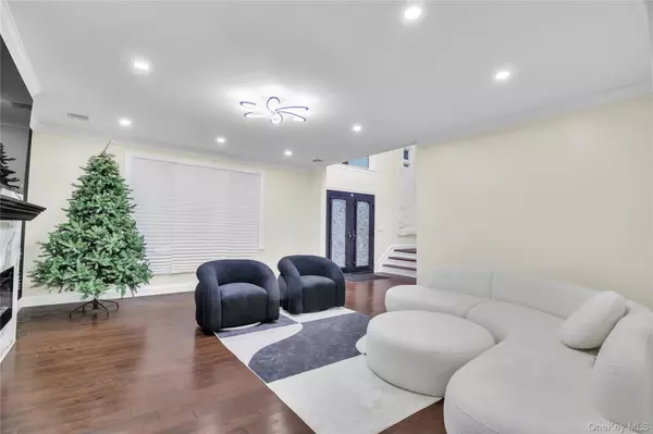 Valley Stream, NY 11580,858 Prescott ST