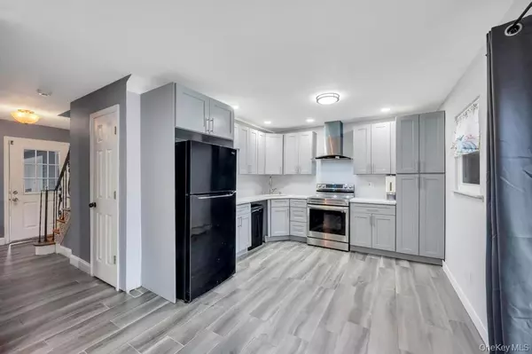 Central Islip, NY 11722,154 Woodland AVE