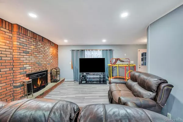 Central Islip, NY 11722,154 Woodland AVE