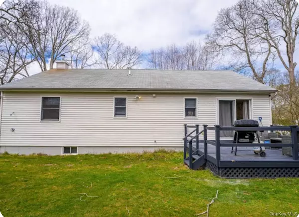 Hampton Bays, NY 11946,40 Kyle RD