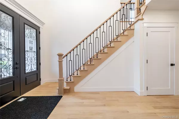 Wantagh, NY 11793,1680 Cornelius AVE