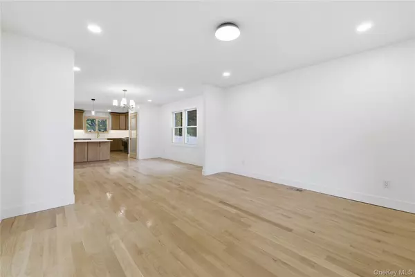 Wantagh, NY 11793,1680 Cornelius AVE