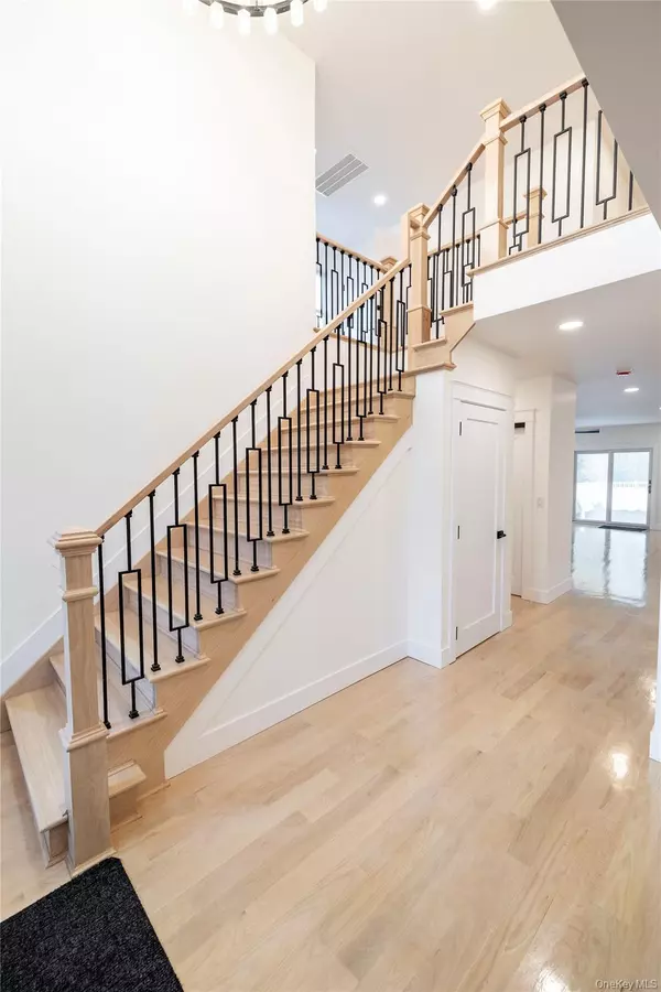 Wantagh, NY 11793,1680 Cornelius AVE