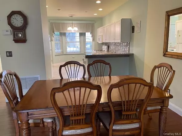 Blue Point, NY 11715,6 Oyster Cove LN