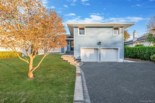 Jericho, NY 11753,64 Hedgerow LN