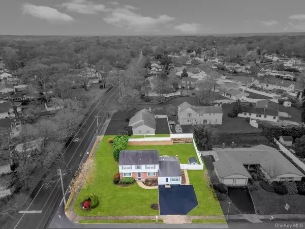 Lake Grove, NY 11755,2 Tulip Grove DR