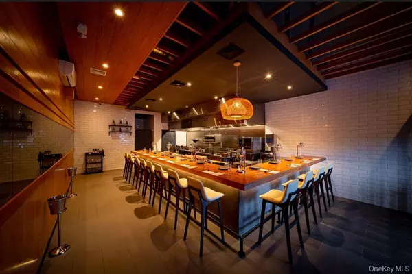 Stony Brook, NY 11790,1113 N 25A Route #3E