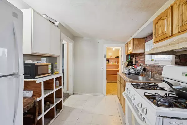 Patchogue, NY 11772,13 Academy ST