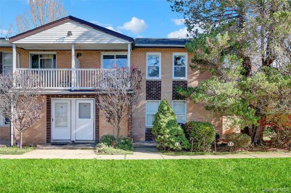 75 Artist Lake DR, Middle Island, NY 11953