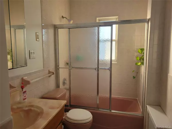 Sunnyside, NY 11104,48-26 42 ST