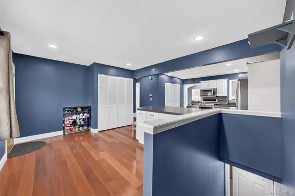 Poughkeepsie, NY 12603,10 Meier RD