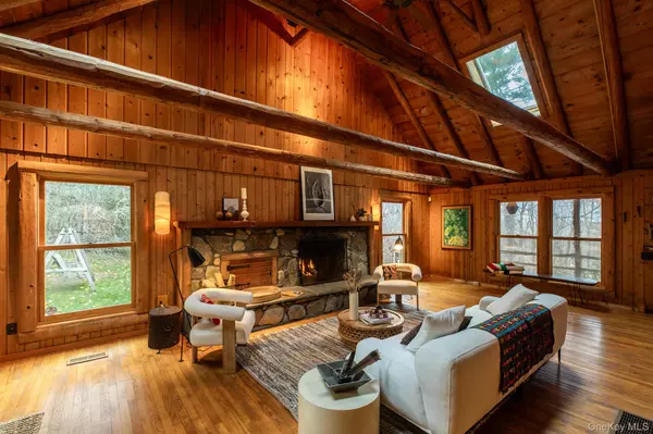 Red Hook, NY 12571,79 Torre Rock RD