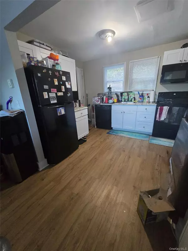 Ulster Park, NY 12428,19 Nevins ST