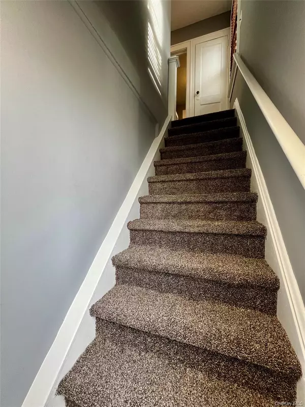 Lynbrook, NY 11563,112 Central AVE