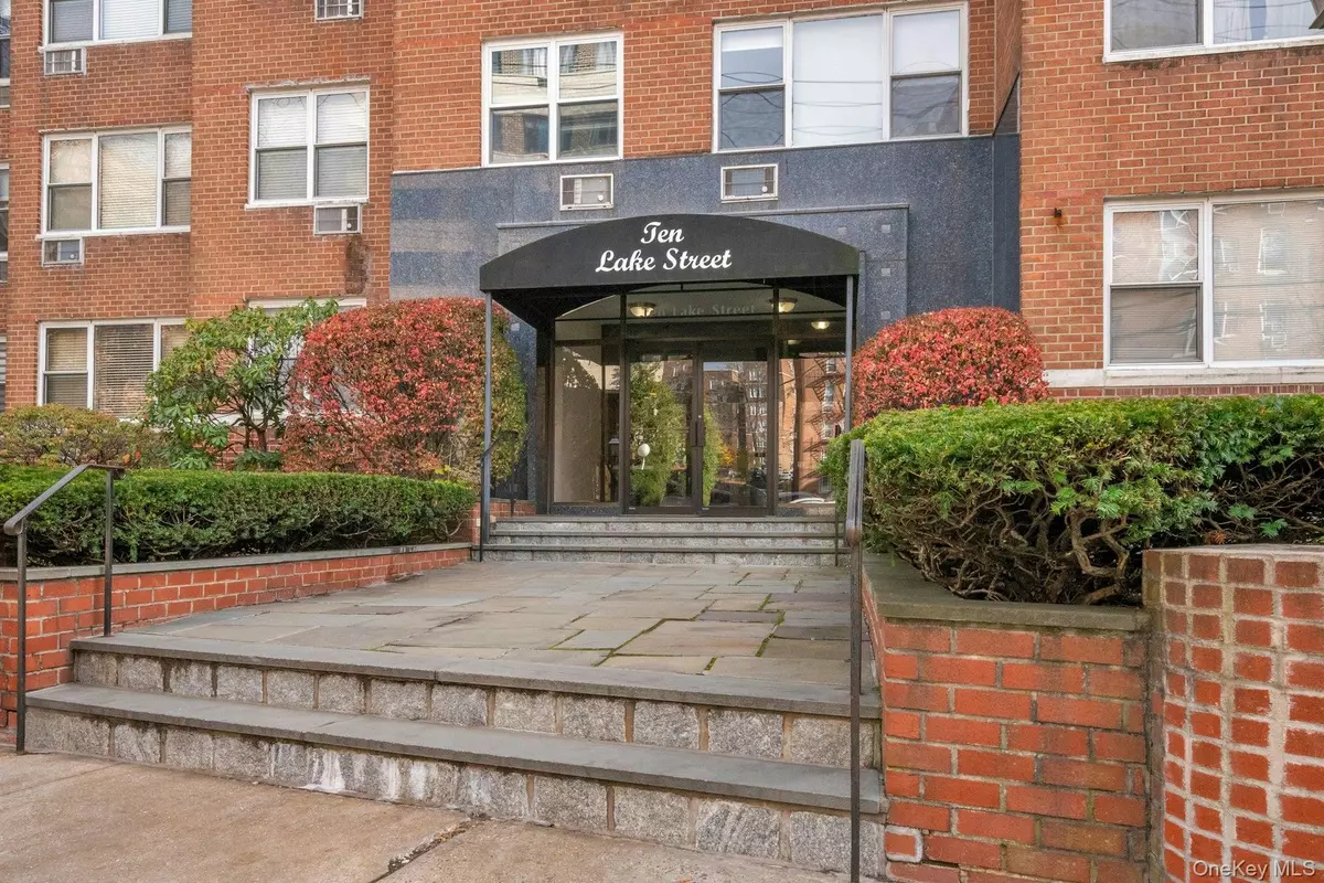 White Plains, NY 10603,10 Lake ST #1B