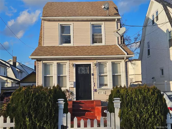 187-11 104 AVE, Saint Albans, NY 11412