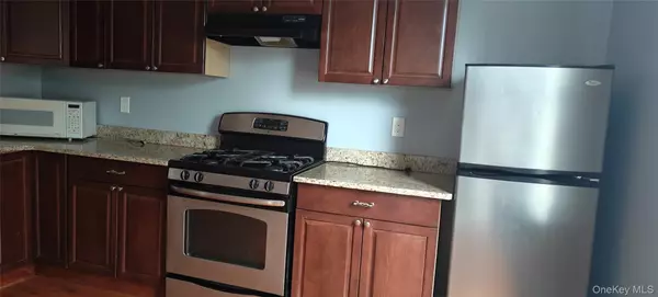 Poughkeepsie, NY 12601,104 Winnikee AVE #3