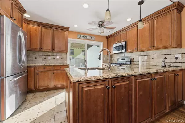 Bayside, NY 11361,20206 33rd AVE