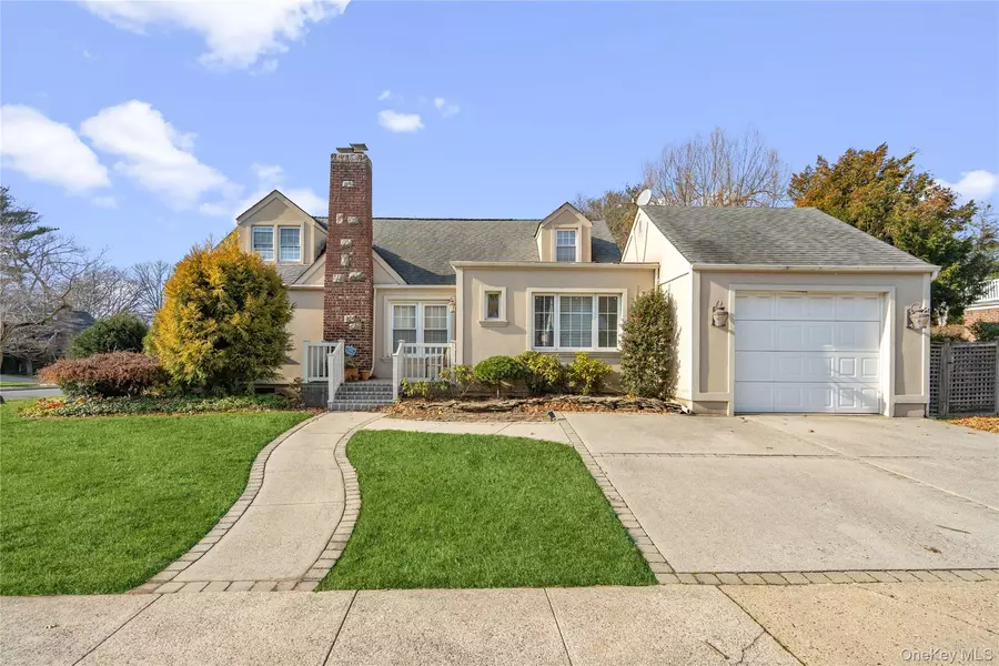 126 Oakland AVE, West Hempstead, NY 11552