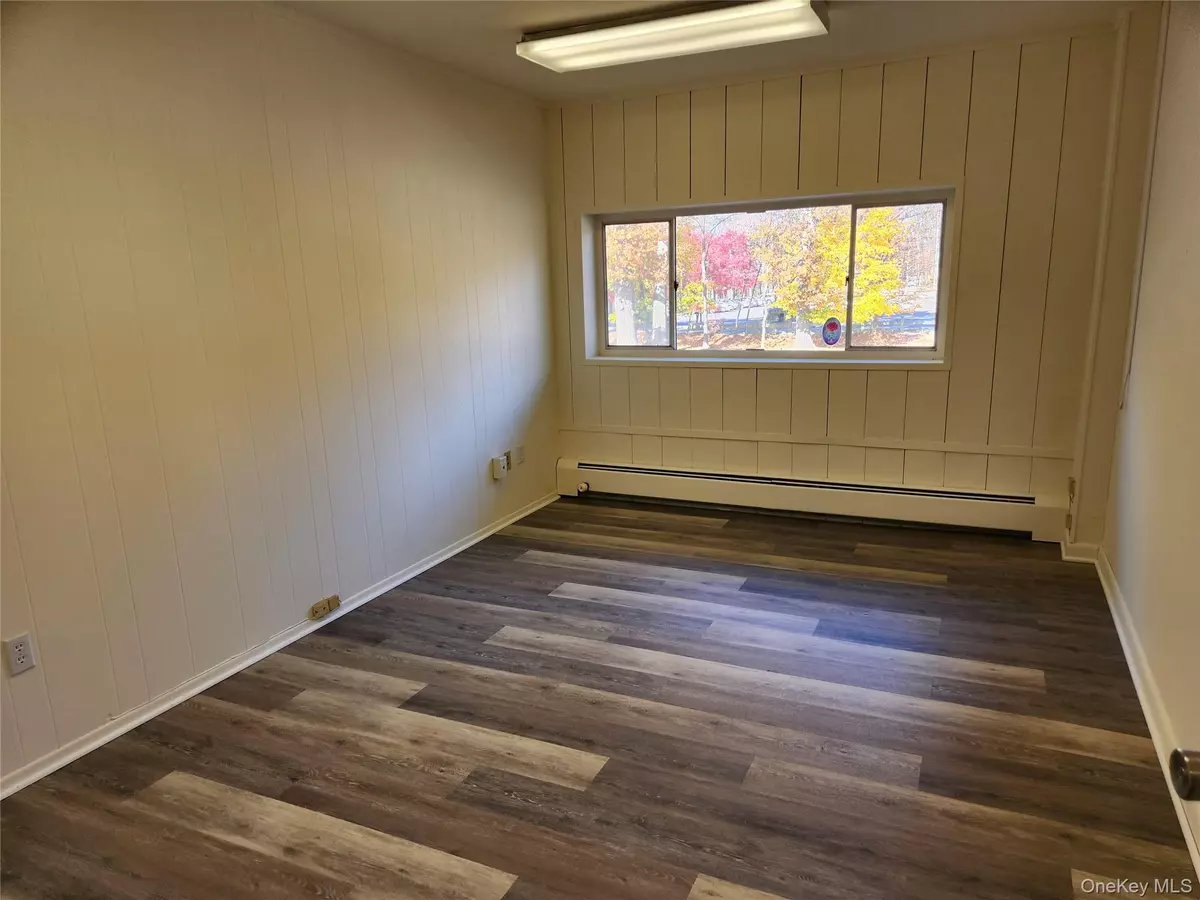 Nanuet, NY 10954,95 New Clarkstown RD #203