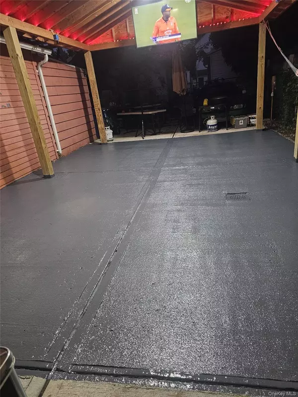 Queens Village, NY 11429,9927 213th ST